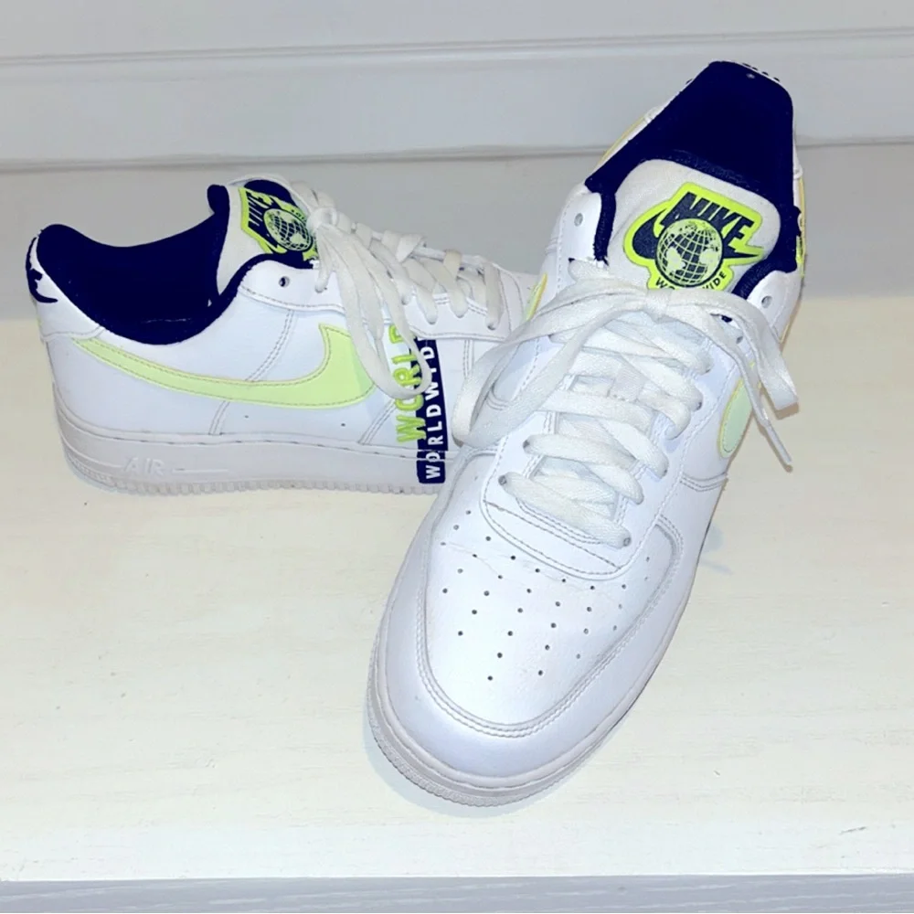 Nike Air Force 1 Worldwide - Picture 1 of 3